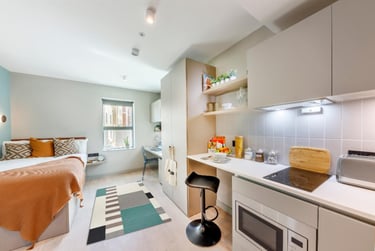 1 bed studio, Harvest Road, Englefield Green, Egham, TW200QR - Image 1